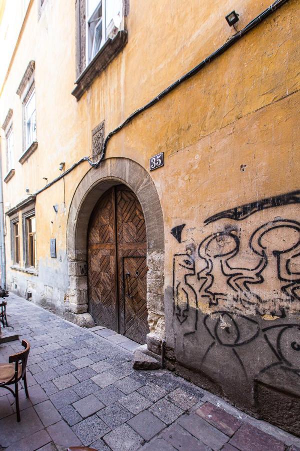 Біля Дзиги Сучасна Квартира На Вулиці Вірменській 35 Lviv Extérieur photo
